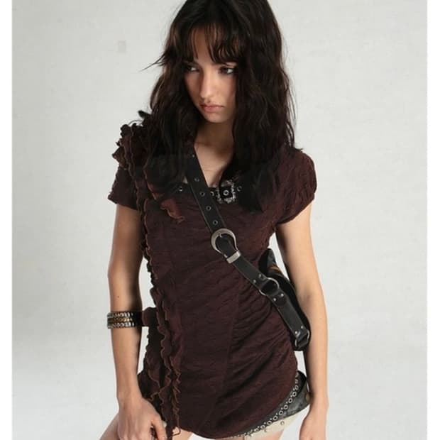 Shopcor 브라운 러플 슬리브리스 (지젤 착용)