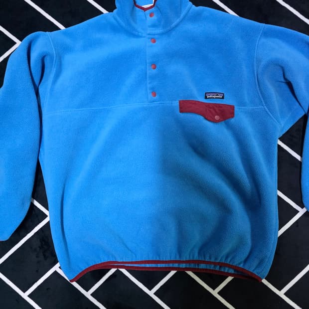 파타고니아 신칠라 스냅티 일렉트론 블루 L