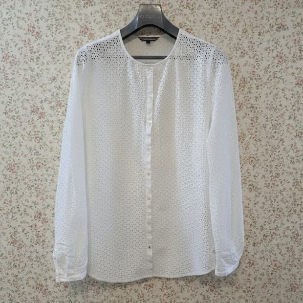 Tommy Hilfiger 화이트 펀칭 블라우스 66