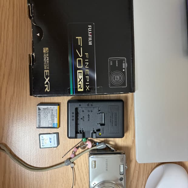 후지필름 파인픽스 f70exr 상태좋음 원희디카