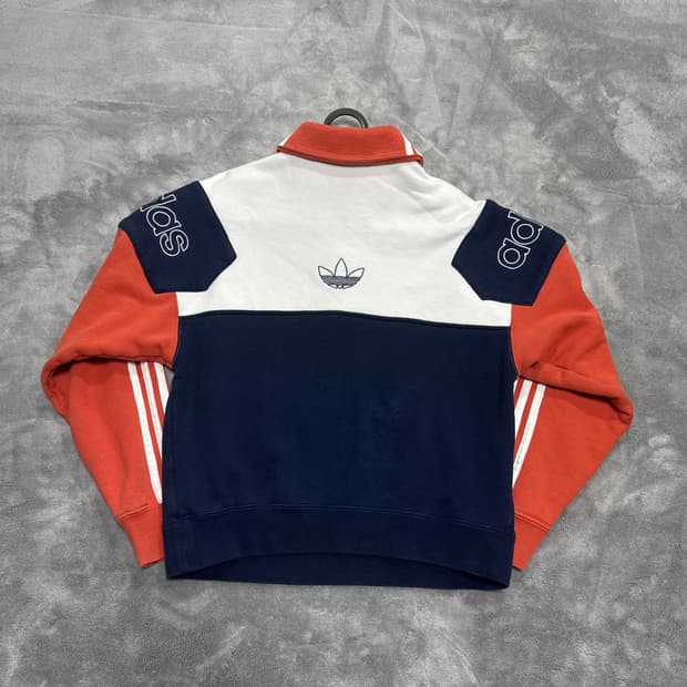 아디다스 카라 맨투맨