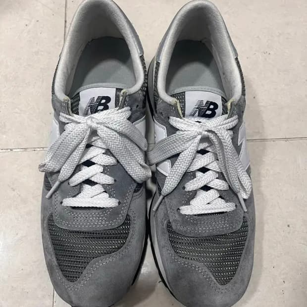 뉴발란스 990v1 메이드 인 USA 그레이 화이트 245