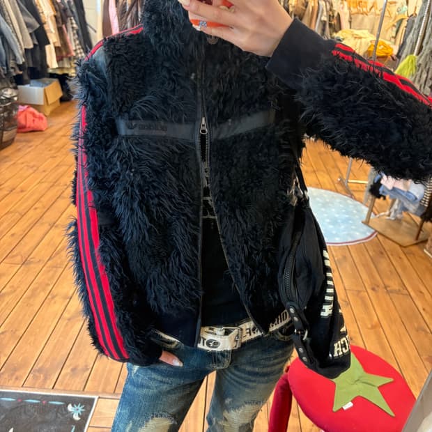 아디다스 퍼 무스탕