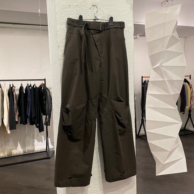 더 비리디안 (The Viridi-Anne) 24aw 샤크스킨 팬츠
