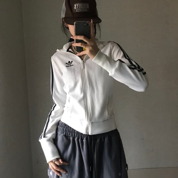 아디다스 흰검 도트 후드 져지