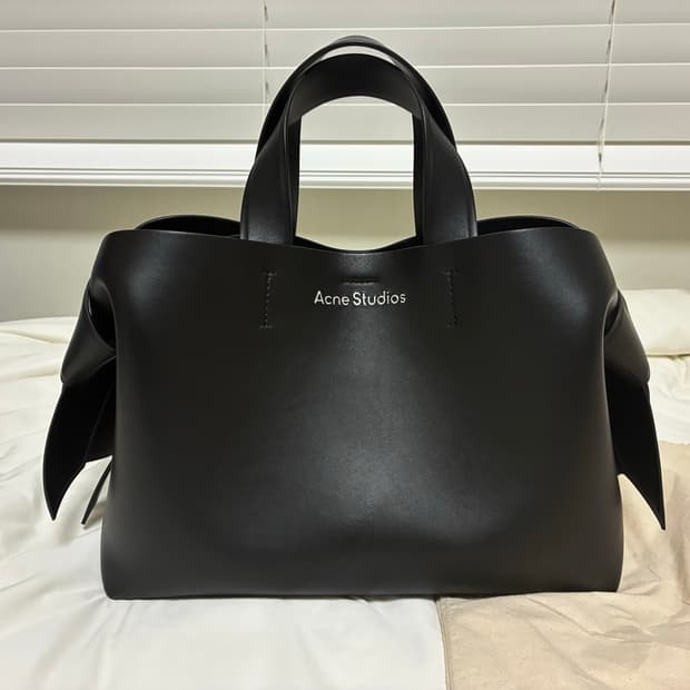 Acne Studios 아크네 스튜디오 무스비 토트백 미디사이즈 블랙