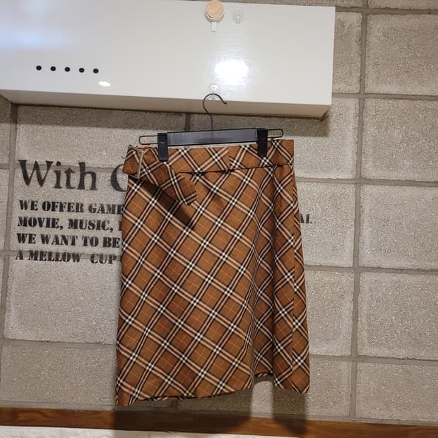 버버리 블루라벨 체크 벨트 스커트 38