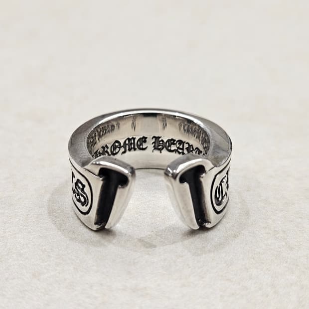 크롬하츠 스크롤라벨링 라지 US 7.5 팝니다