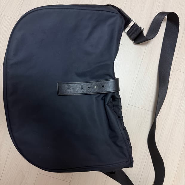 해칭룸 Wavy Bag High Density Nylon Black