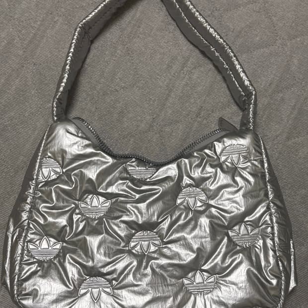 아디다스 퍼피 사틴 미니 숄더백 실버 메탈릭 빈티지 가방