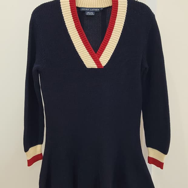 랄프로렌 브이넥 페플럼 스타일 니트 S사이즈