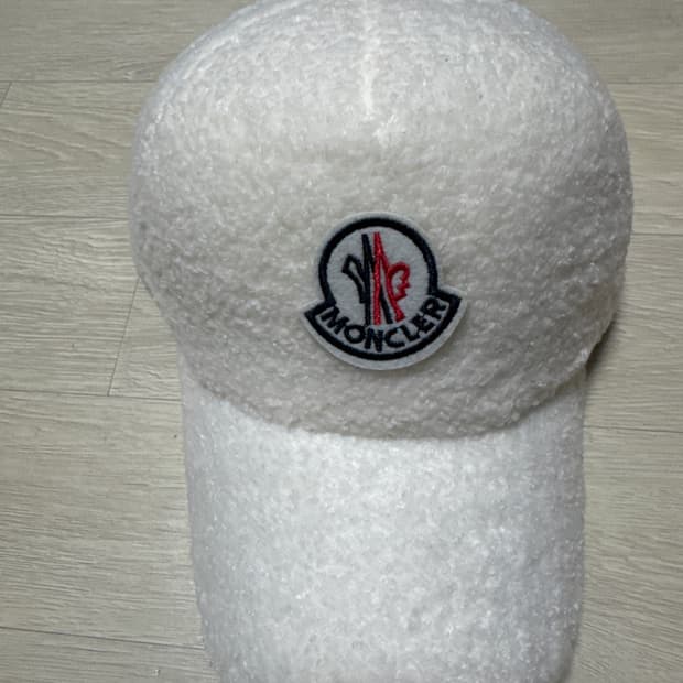 몽클레미 모자 새제품
