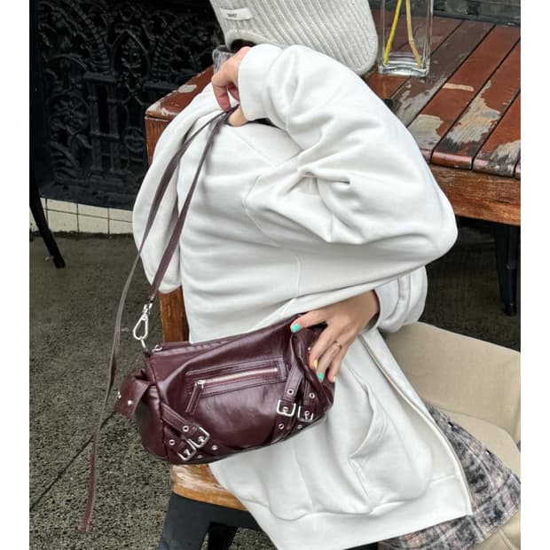 stud pocket back 와인컬러