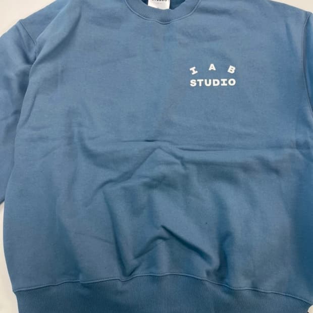 아이앱 스튜디오 맨투맨 L