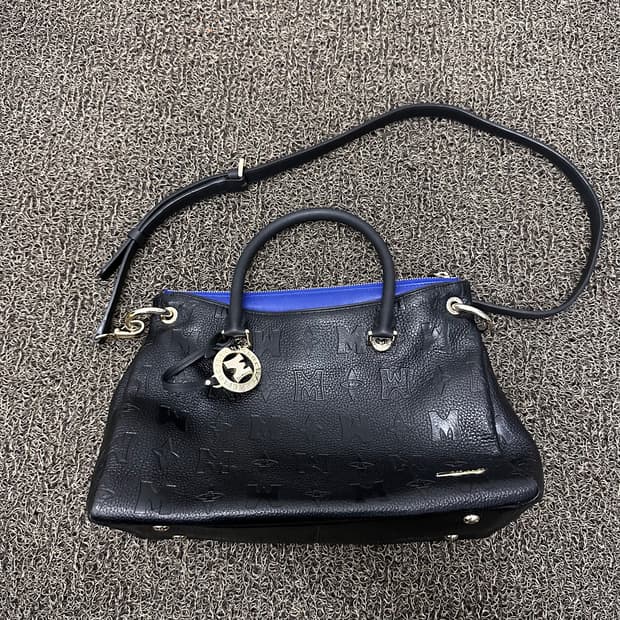 메트로시티 여성 숄더백 토트백 가죽 가방 블랙 보증서 있음