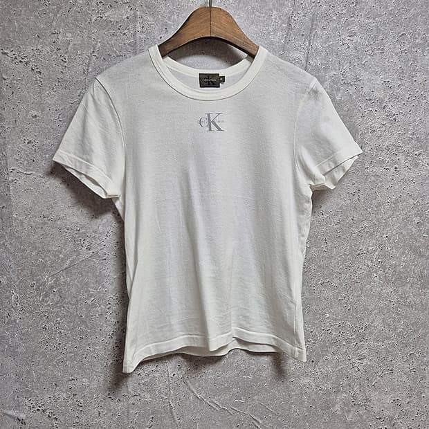 CK  Calvin Klein 캘빈클라인 반팔 티