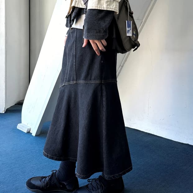 One washed panel denim skirt