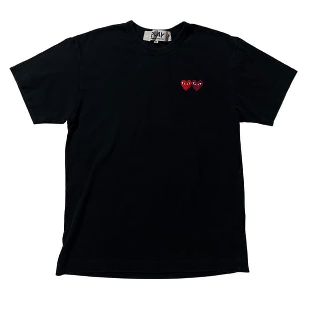 꼼데가르송 플레이 더블 하트 와펜 반팔 티셔츠 블랙