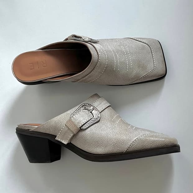 RIE 웨스턴 클로그 뮬 245사이즈