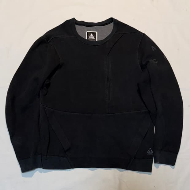 나이키 ACG 해외한정 테크플리스 맨투맨 블랙