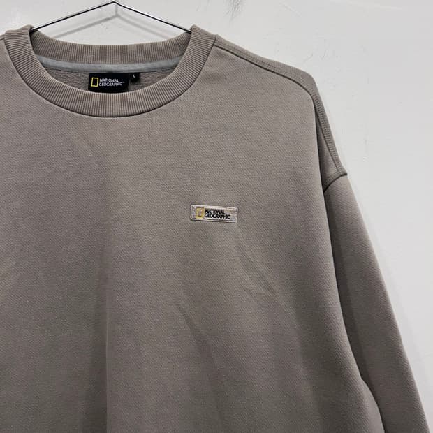 네셔널 지오그래픽 스몰로고 기모 맨투맨