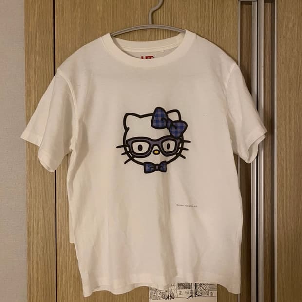 유니클로 헬로키티 커스텀 티셔츠