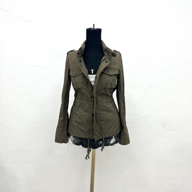 Khaki shoulder strap military jacket