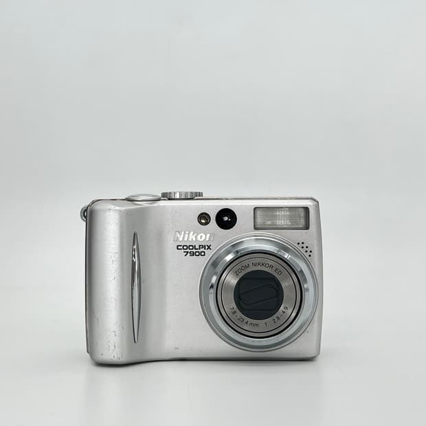 니콘 쿨픽스 Nikon Coolpix 7900 실버