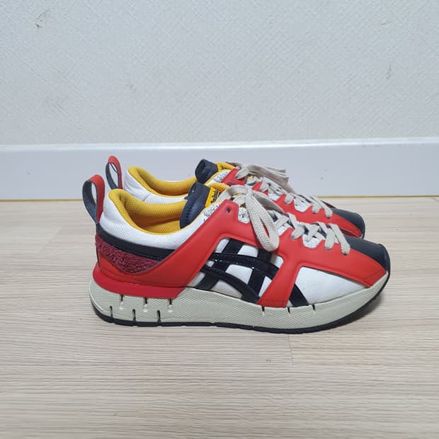 오니츠카타이거 파빌락 스커커즈 235