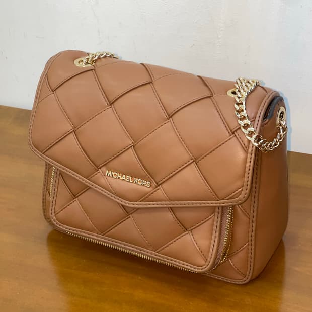 마이클 코어스 퀼팅 체인백