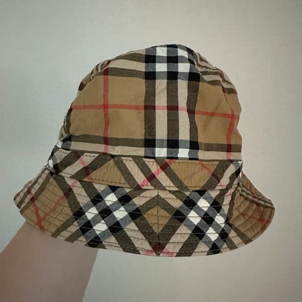 버버리 버킷햇