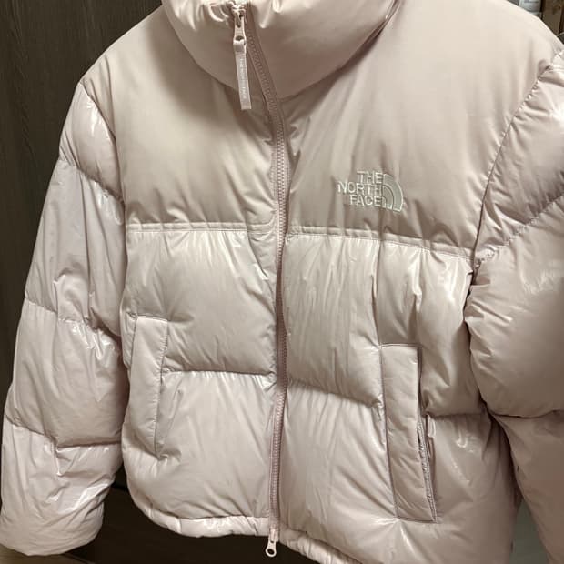 작년에 구매한 노스페이스 화이트라벨 눕시 핑크 다운입니다