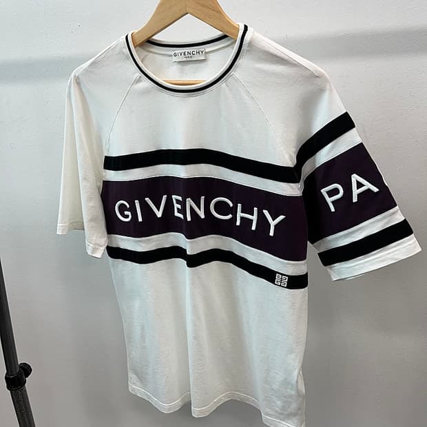 100) 지방시 신형 라운드티 