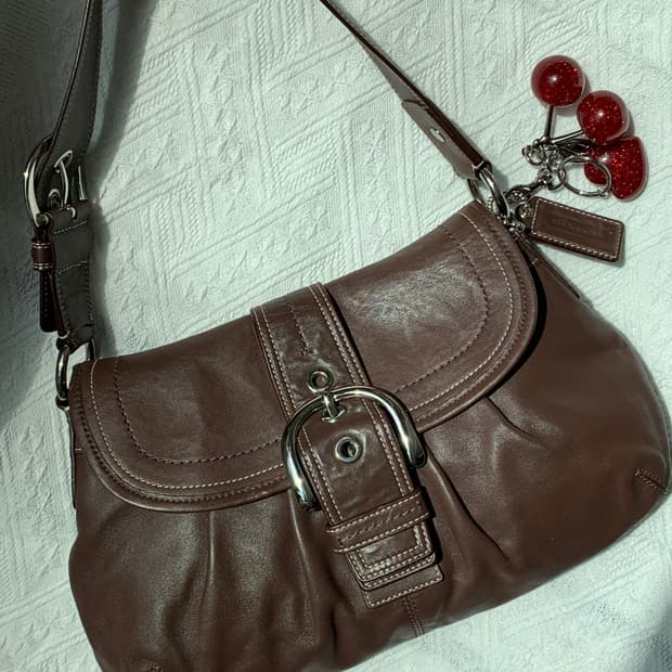 [S급] 🍫 Coach 초코컬러 버클 숄더백