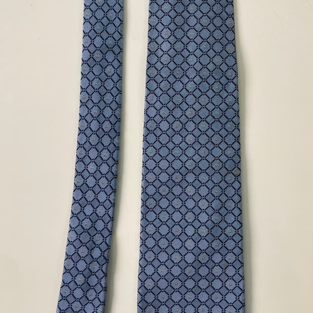 헌팅월드 넥타이