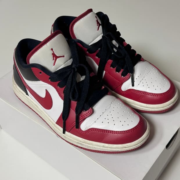 [230] 조던 1 로우 화이트 짐레드