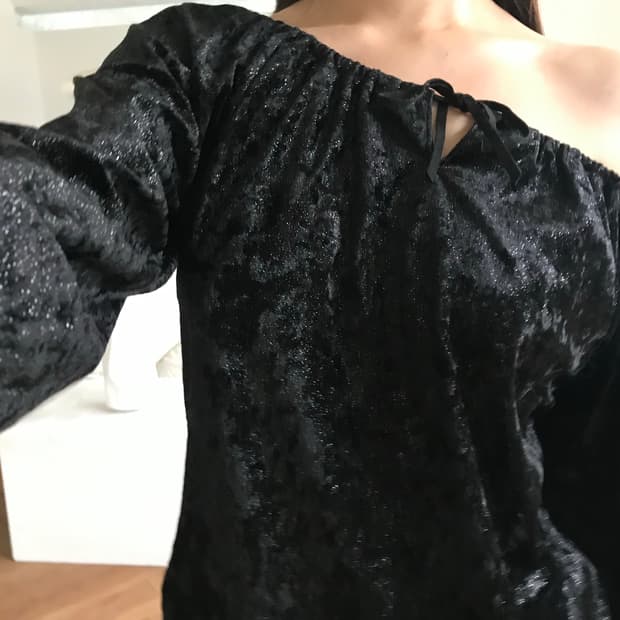 vintage velvet off-shoulder top