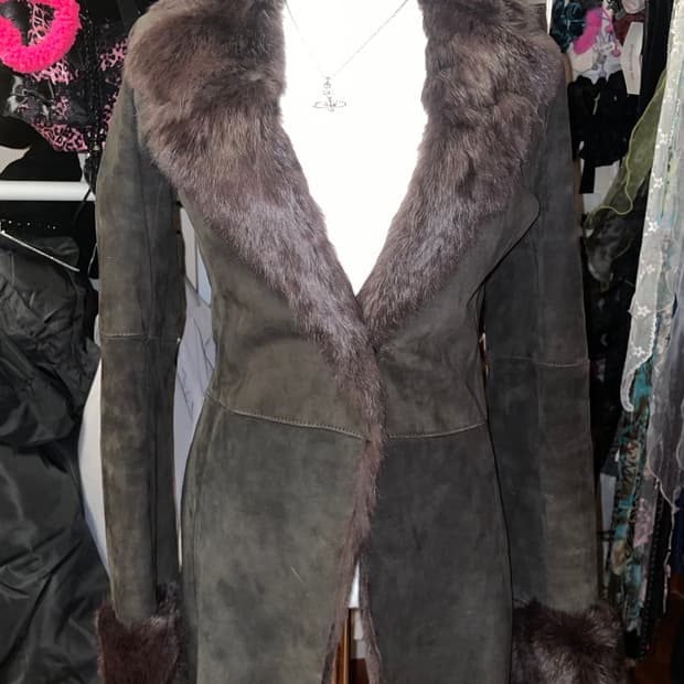 래빗퍼 스웨이드 무스탕 자켓