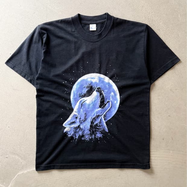 90s Vintage Many Sport Howling Wolf Tee