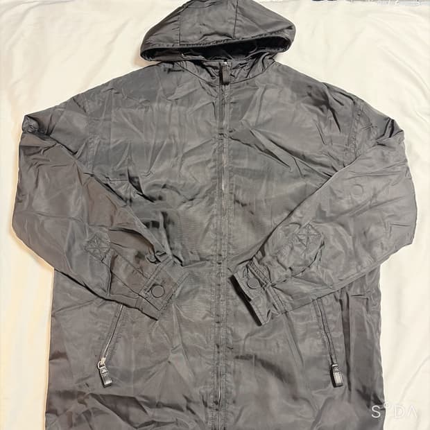 프라다 폴리 후드 자켓 블랙