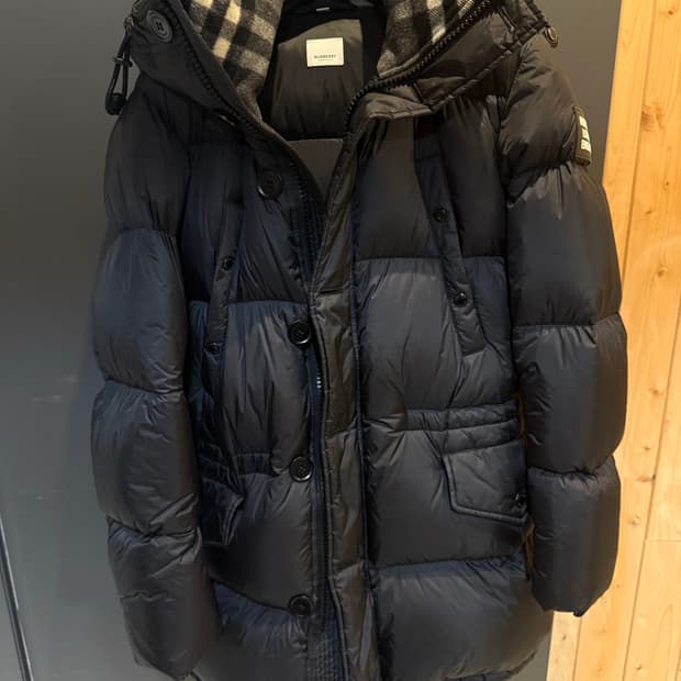 버버리남성블랙패딩 