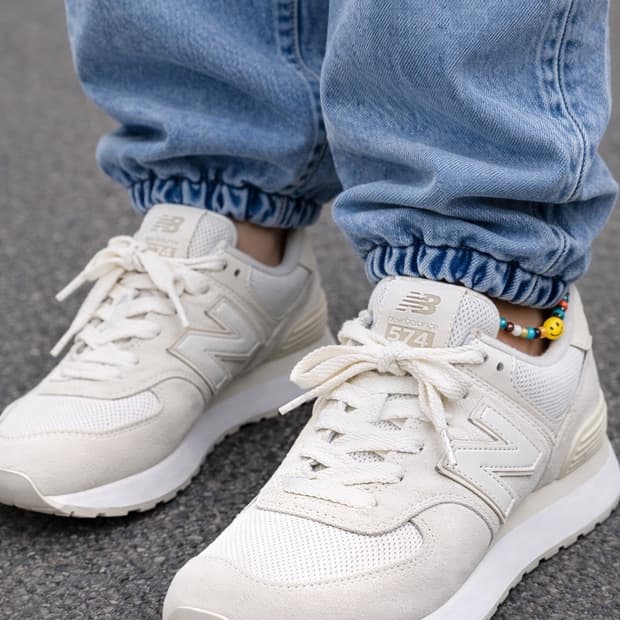 New Balance 574 클래식 스웨이드 스니커즈