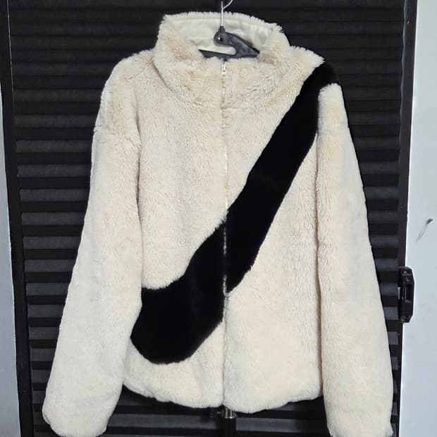 [나이키] 빅스우시 플리스 자켓 판매합니다.