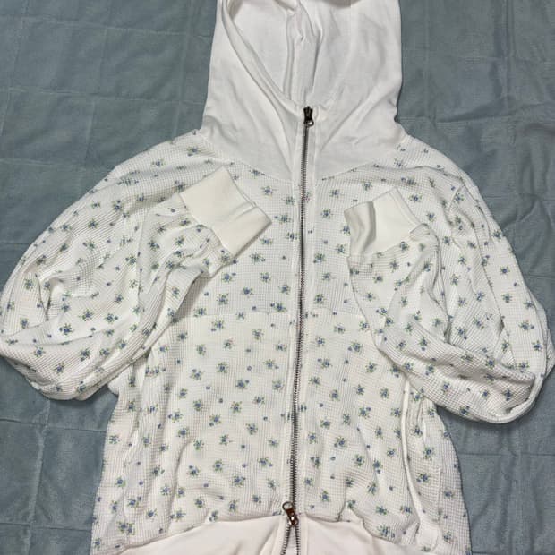빈티지 화이트 블루 잔꽃 와플 니트 후드집업 투웨이 집업 모리걸