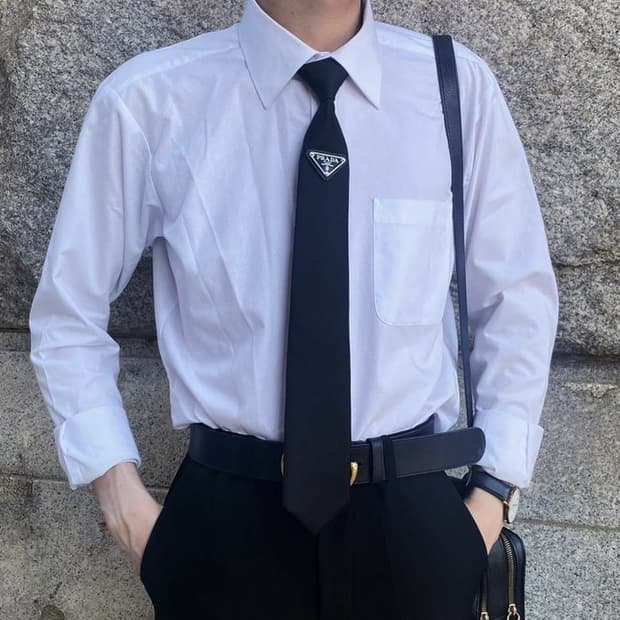 프라다 빈티지 업사이클링 사피아노 브로치 넥타이핀