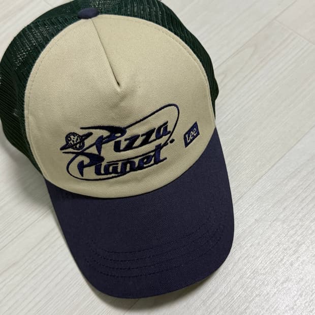 LEE X 토이스토리 피자플래닛 트러커캡