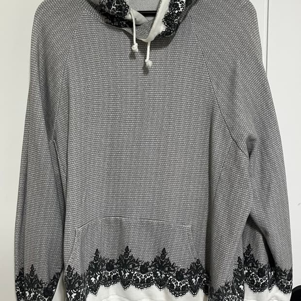 언더커버 후드티