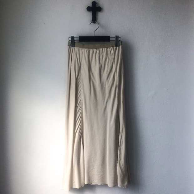 Glossy long skirt