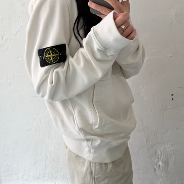 Stone-Island 스톤 아일랜드 와펜 아이보리컬러 후드티