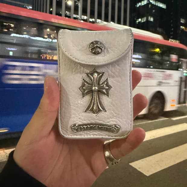 크롬하츠 화이트 가죽 담배 케이스